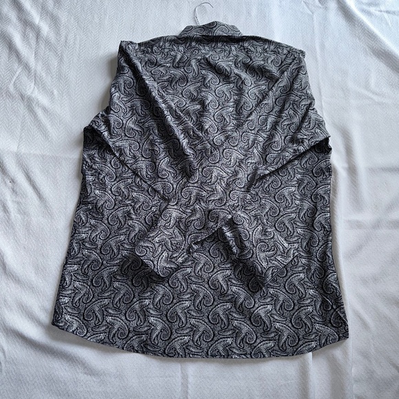 Sand Dress Shirt, Size 42 (L), Black and White Paisley Pattern - Picture 2 of 9